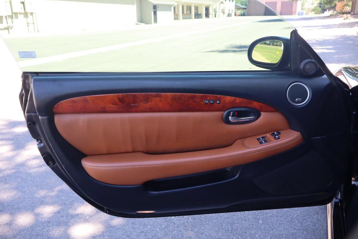 Used 2002 Lexus SC 430 Convertible RWD image 21
