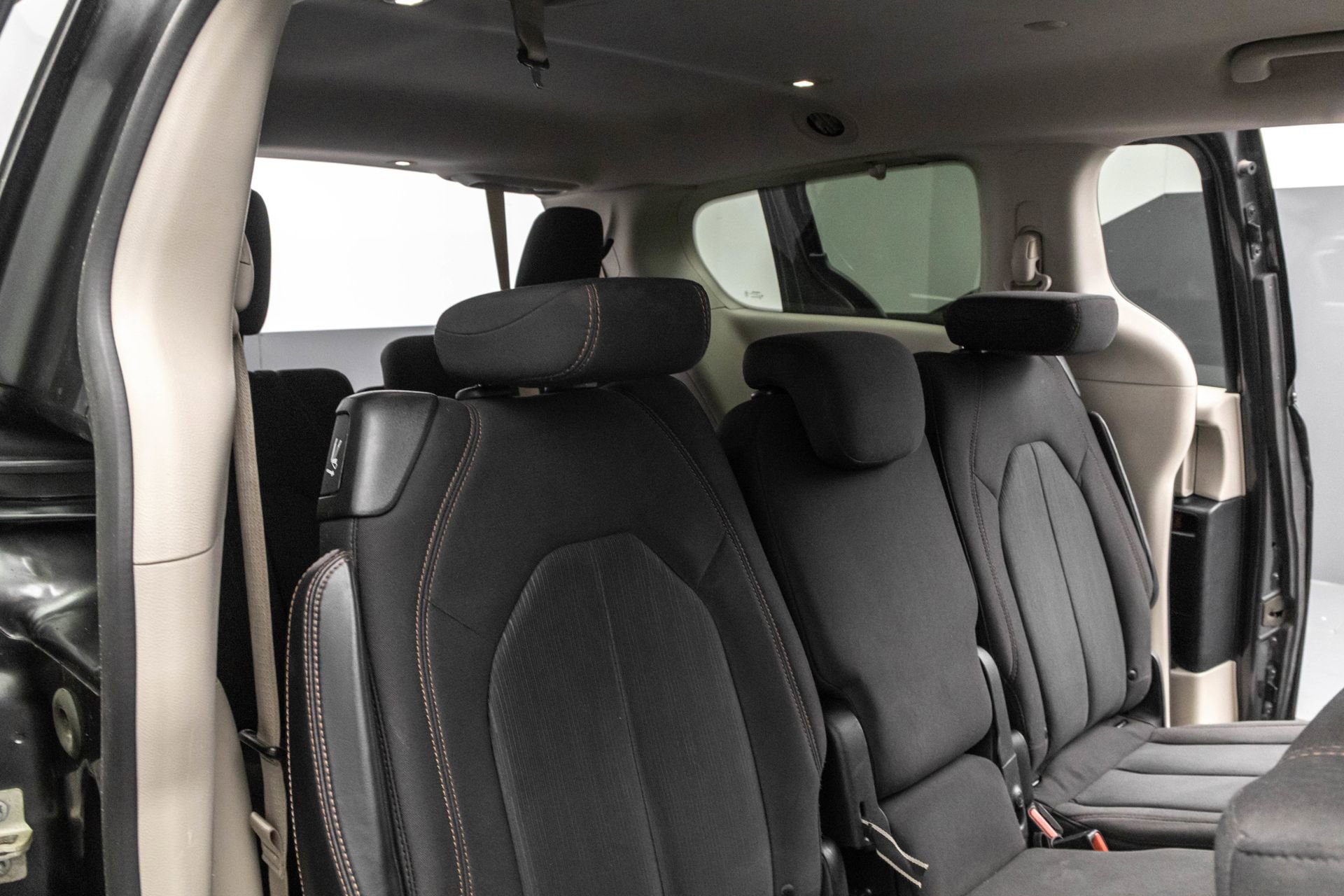 Used 2019 Chrysler Pacifica Touring Plus w/ Tire & Wheel Group image 33