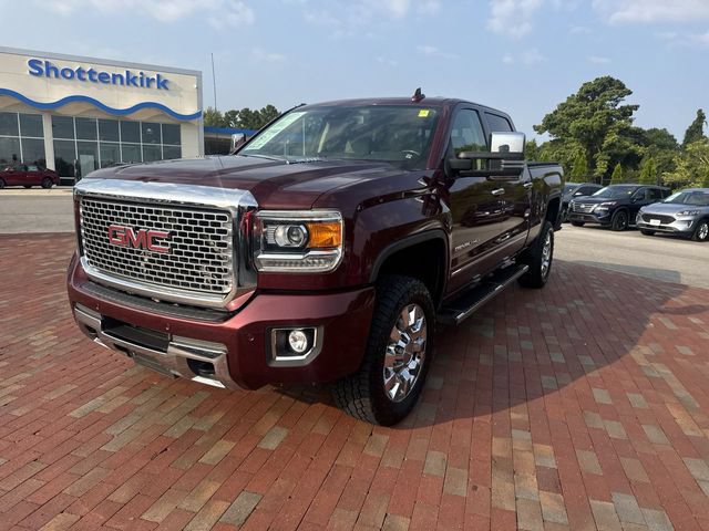 Used 2016 GMC Sierra 2500 Denali w/ Duramax Plus Package AWD/4WD image 32