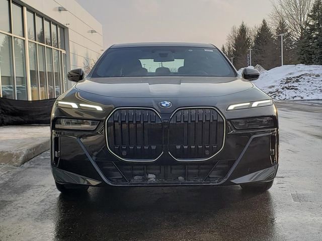New 2026 BMW 740i xDrive image 2