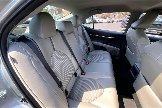 Used 2022 Toyota Camry SE FWD image 27