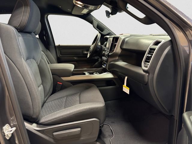 New 2026 RAM 1500 Express AWD/4WD image 16