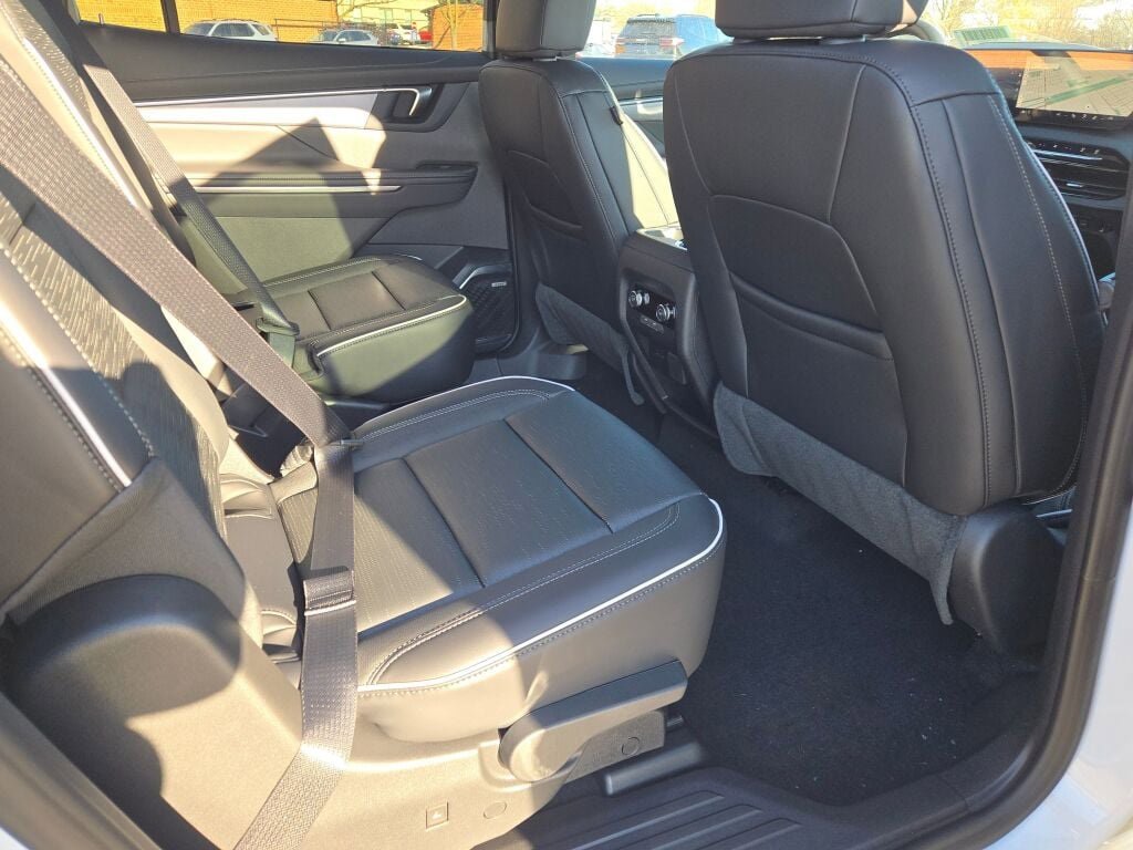 New 2026 Buick Enclave Sport Touring image 10