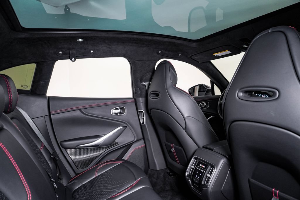 Used 2023 Aston Martin DBX AWD/4WD image 18