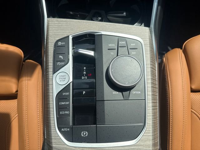 Used 2025 BMW 330i xDrive Sedan w/ Premium Package image 19