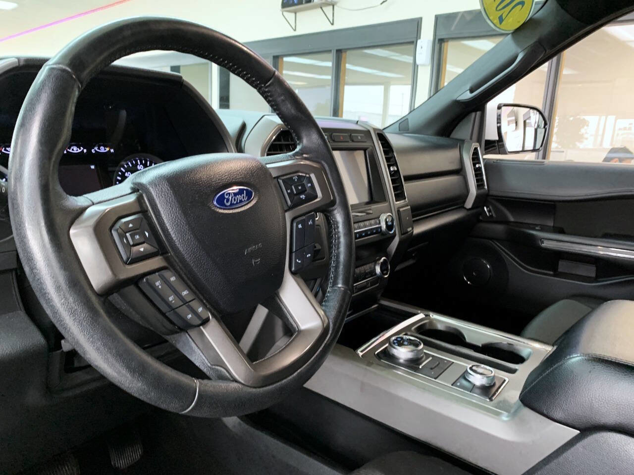 Used 2019 Ford Expedition XLT image 9