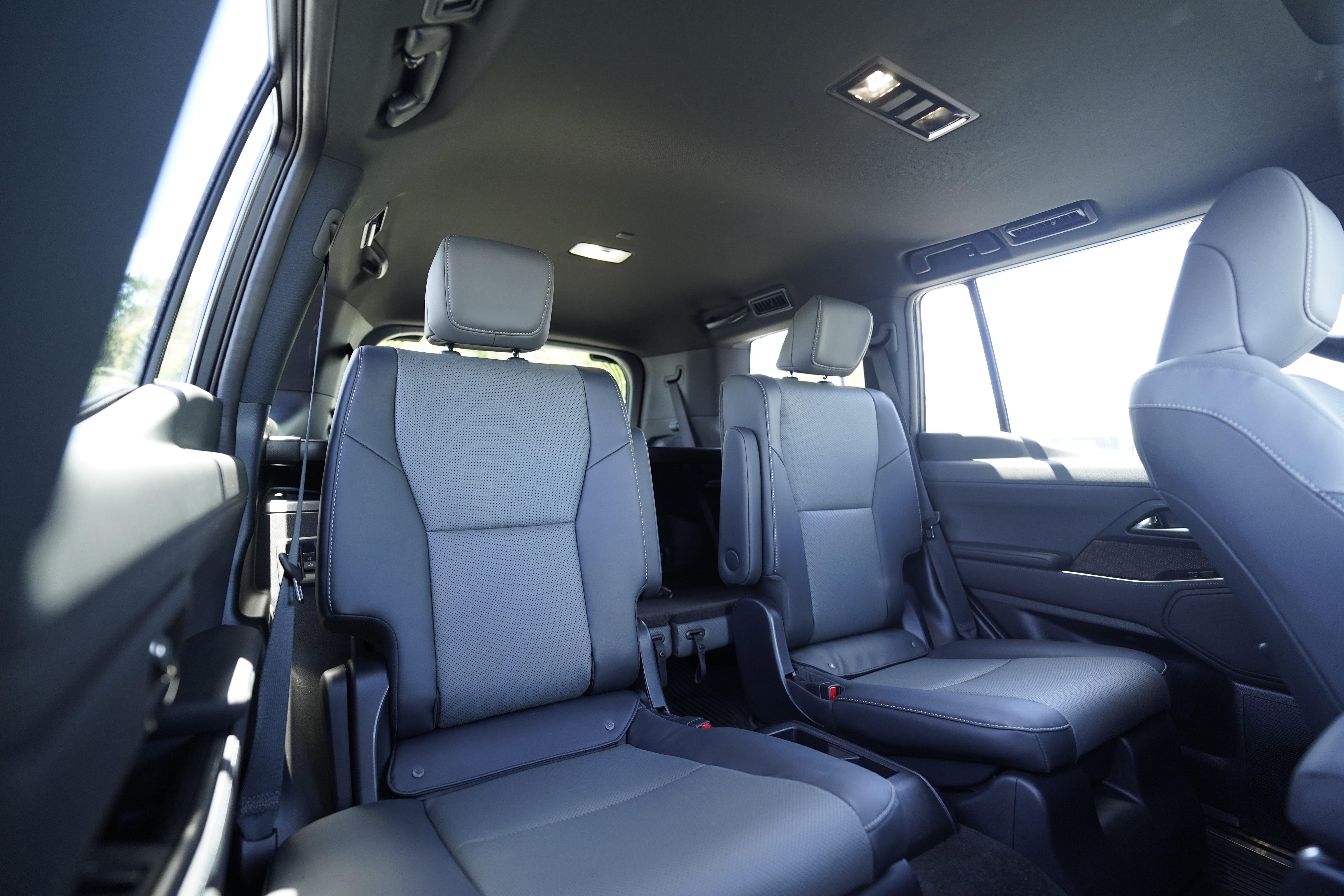 Used 2025 Lexus GX 550 w/ Accessory Package (2T) AWD/4WD image 14