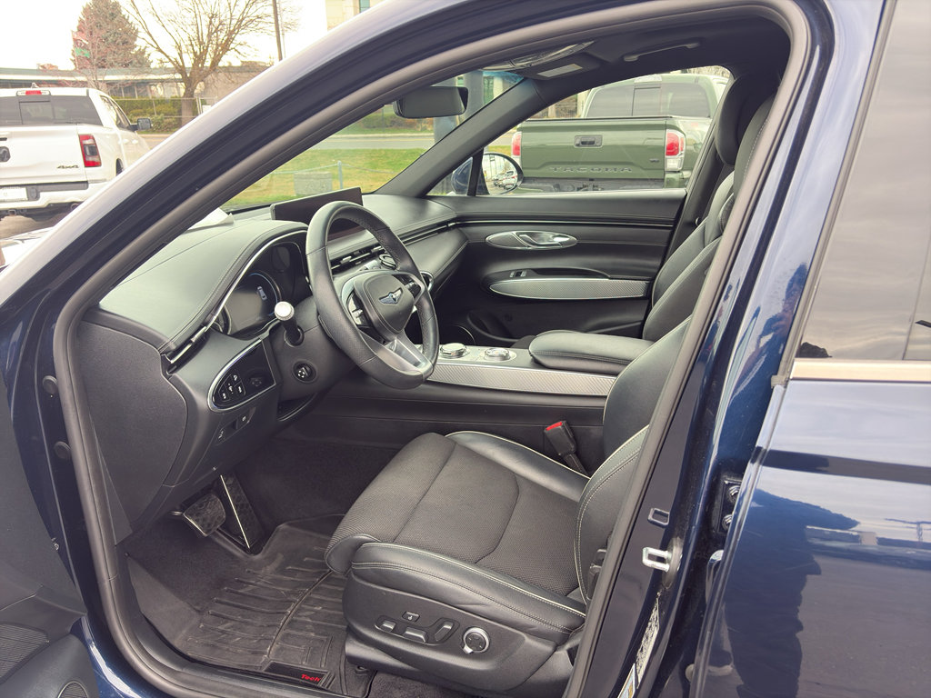 Used 2022 Genesis GV70 2.5T w/ Sport Prestige Package image 12