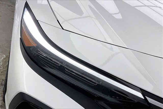 Used 2025 Hyundai Elantra SEL image 25