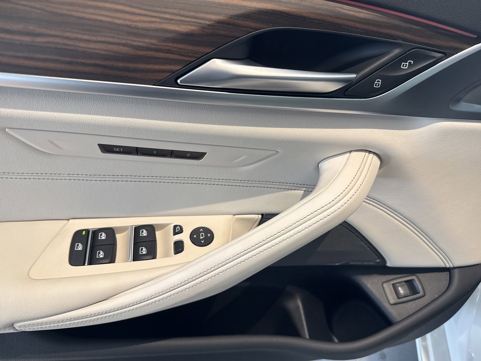 Used 2023 BMW 540i xDrive w/ Premium Package AWD/4WD image 13