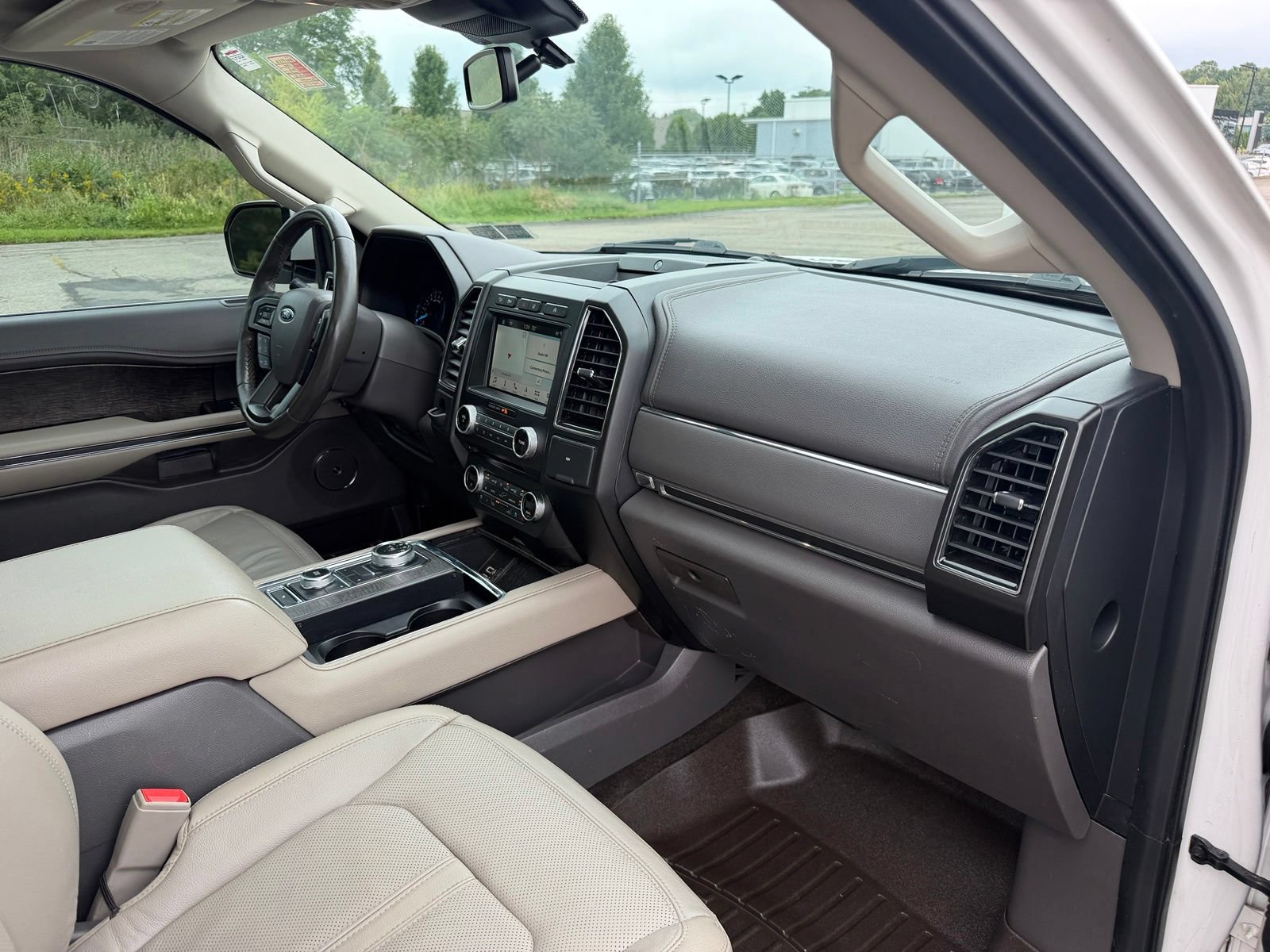 Used 2018 Ford Expedition Limited w/ Equipment Group 301A AWD/4WD image 42
