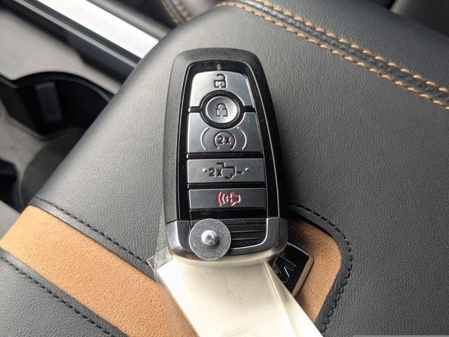 Used 2024 Ford F450 Platinum w/ FX4 Off-Road Package AWD/4WD image 31