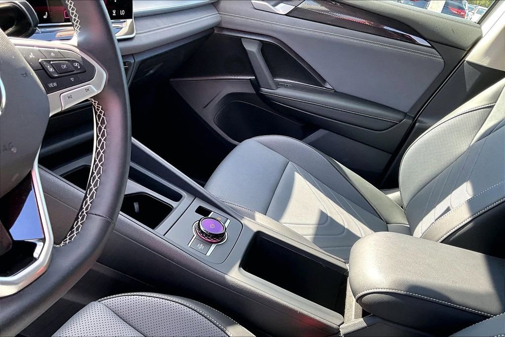 Certified 2025 Volkswagen Tiguan SE image 23