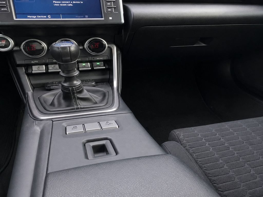 Used 2022 Toyota GR86 w/ ALL Weather Mat Package (TMS) RWD image 22