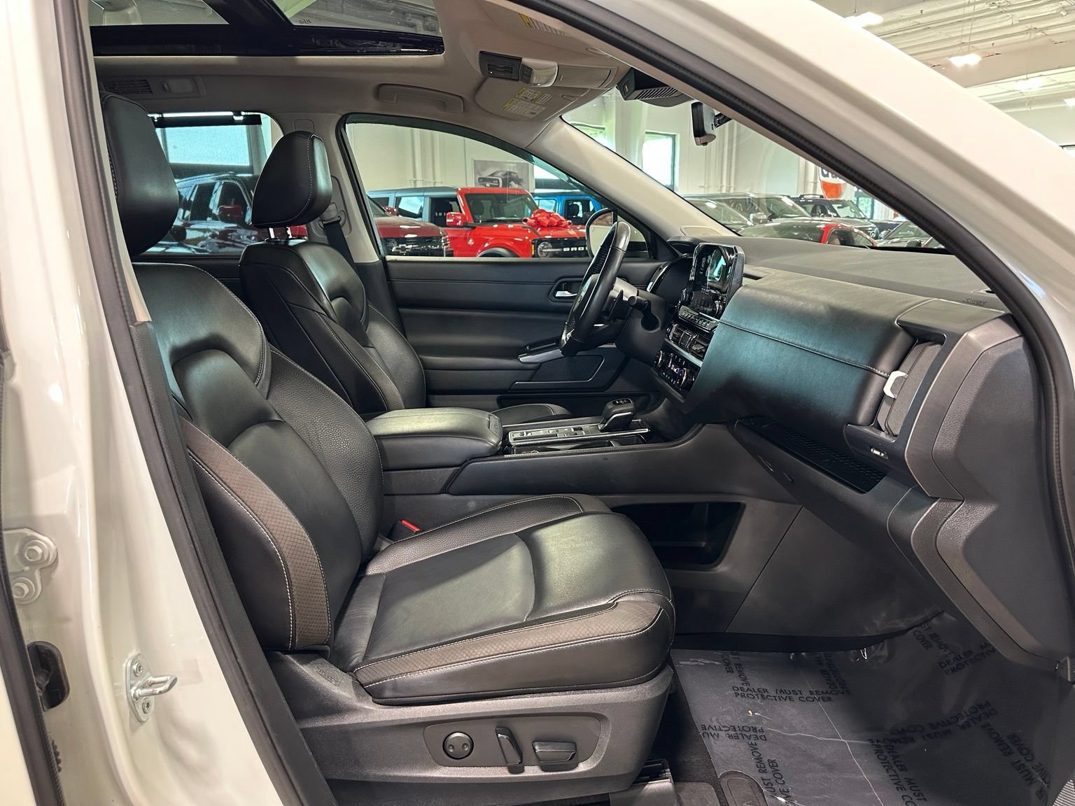 Used 2024 Nissan Pathfinder SL w/ SL Premium Package FWD image 44