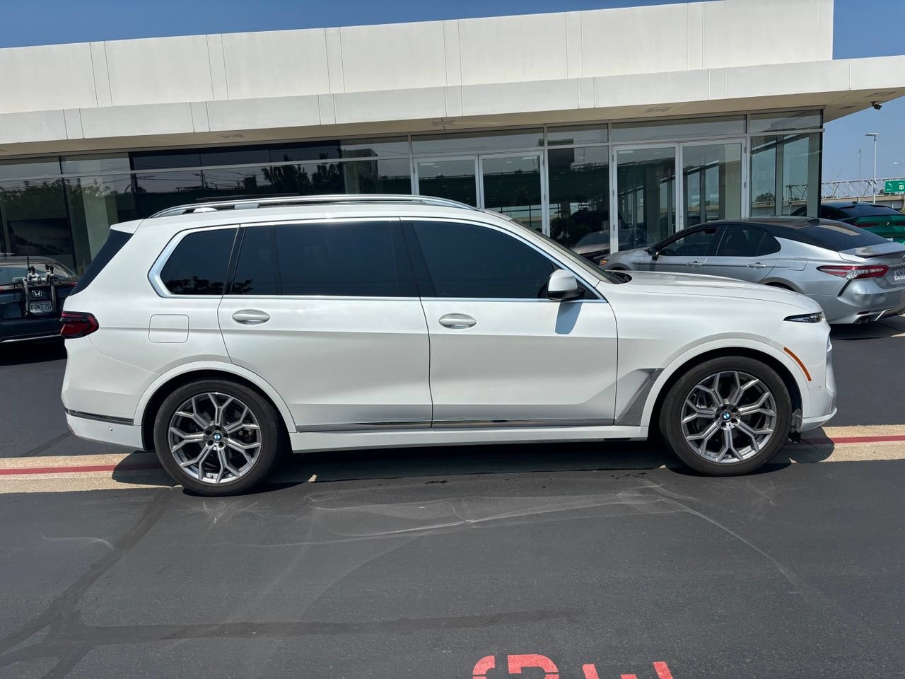 Used 2024 BMW X7 xDrive40i AWD/4WD image 2