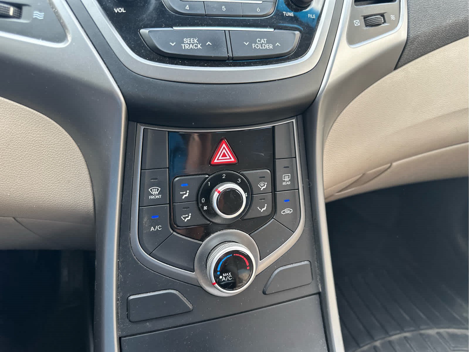 Used 2016 Hyundai Elantra SE FWD image 14