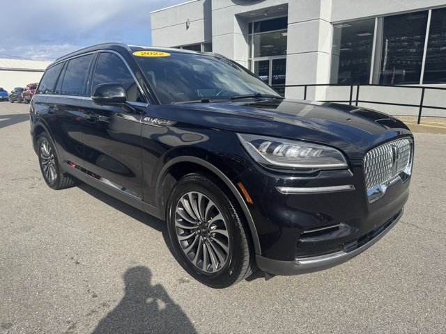 Used 2022 Lincoln Aviator Reserve w/ Elements Package Plus image 2