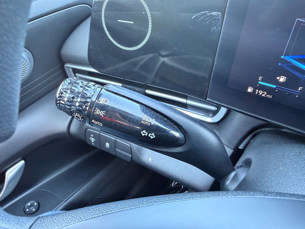 Used 2024 Hyundai Elantra SEL FWD image 18