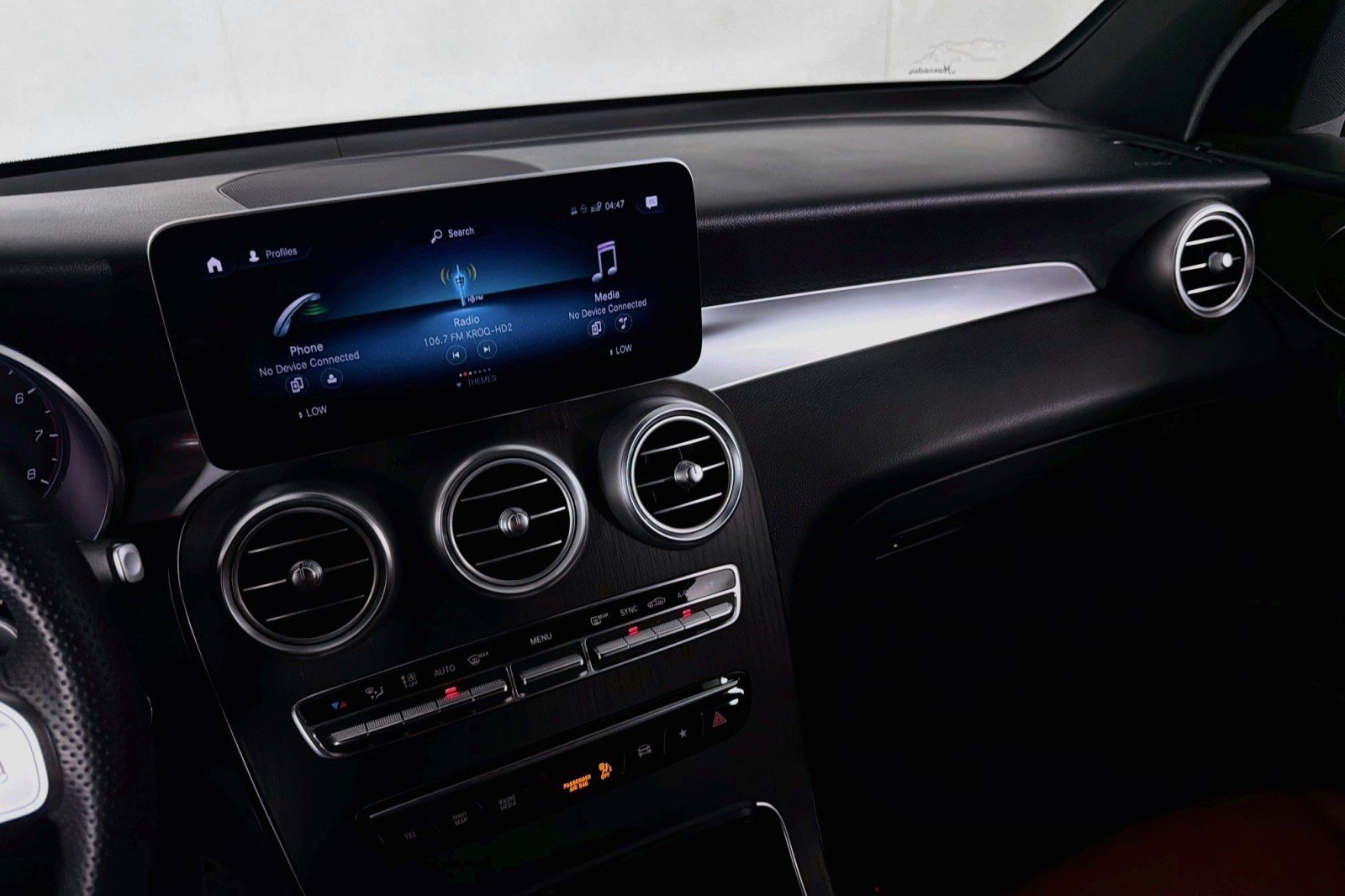 Certified 2022 Mercedes-Benz GLC 300 4MATIC w/ AMG Line image 21