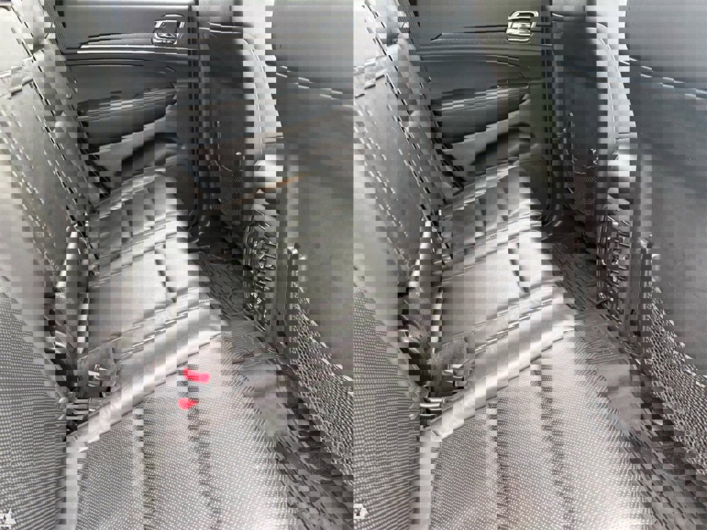 Used 2018 Jeep Grand Cherokee Limited w/ Luxury Group II image 27