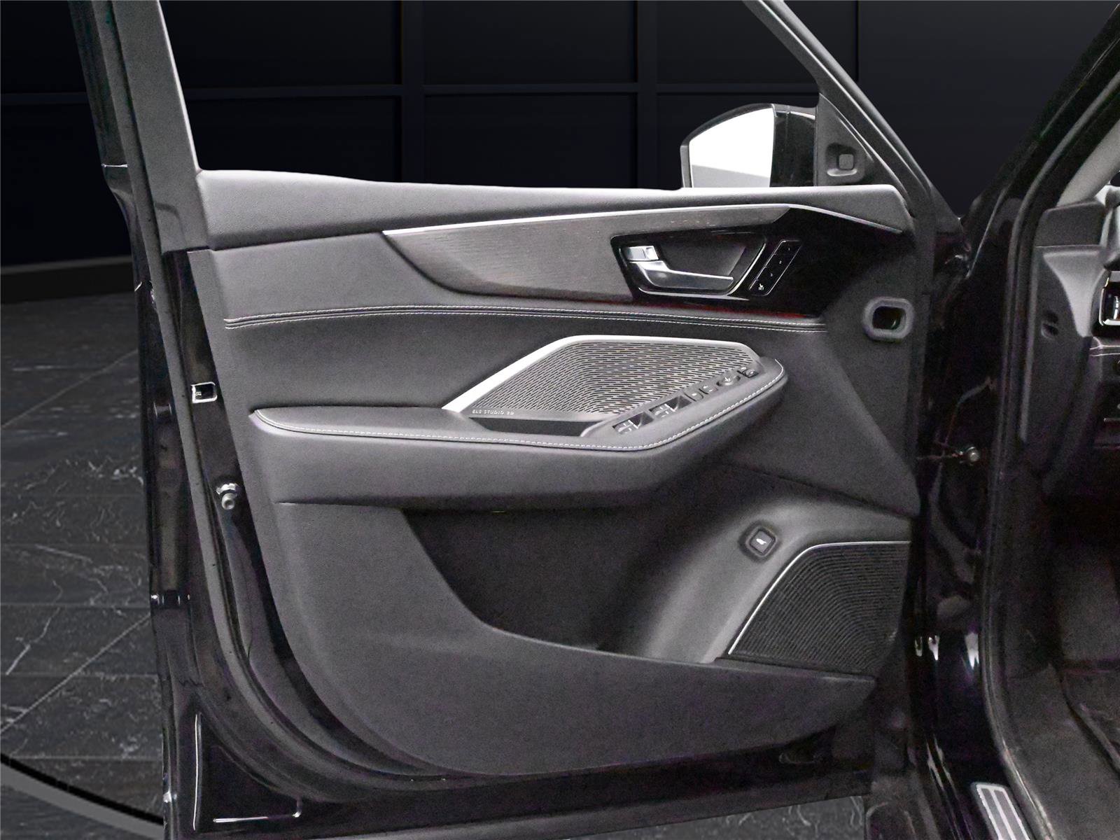 Certified 2024 Acura MDX SH-AWD w/ Advance Package image 7