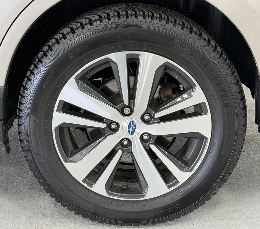 Used 2018 Subaru Outback 3.6R Limited image 11