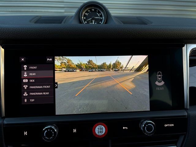 Certified 2026 Porsche Macan AWD/4WD image 19