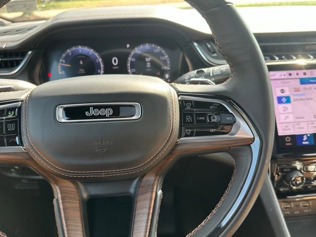 Used 2025 Jeep Grand Cherokee Summit w/ Adv Protech Group IV image 24