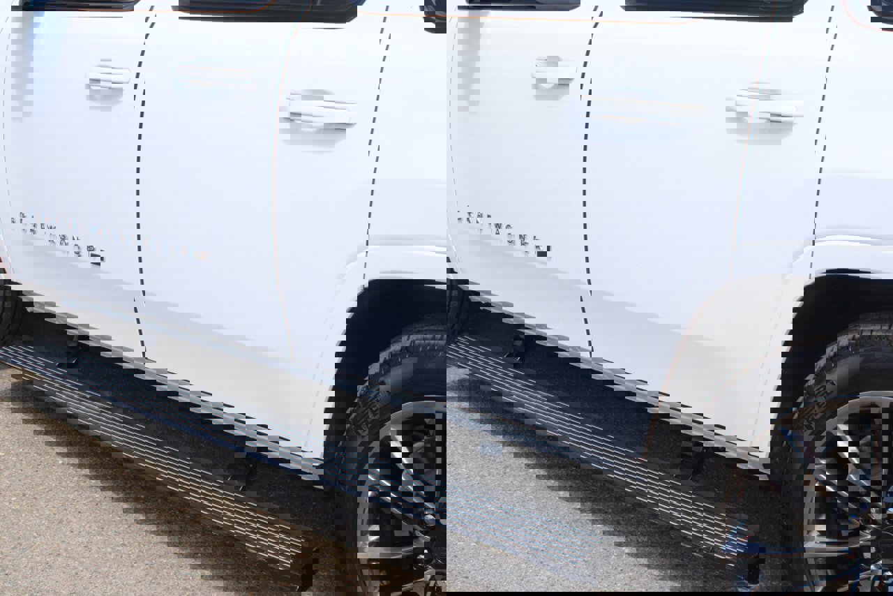 New 2025 Jeep Grand Wagoneer Series III w/ Rear Seat Video Group 1 image 59