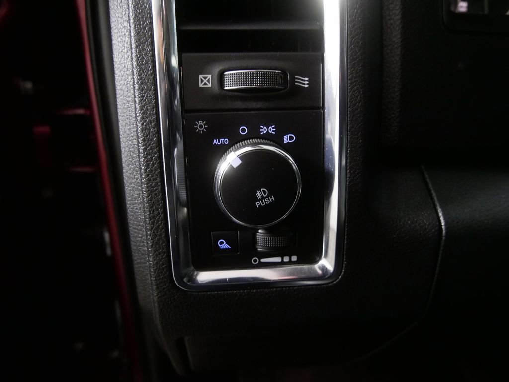 Used 2018 RAM 1500 Laramie w/ Convenience Group image 16