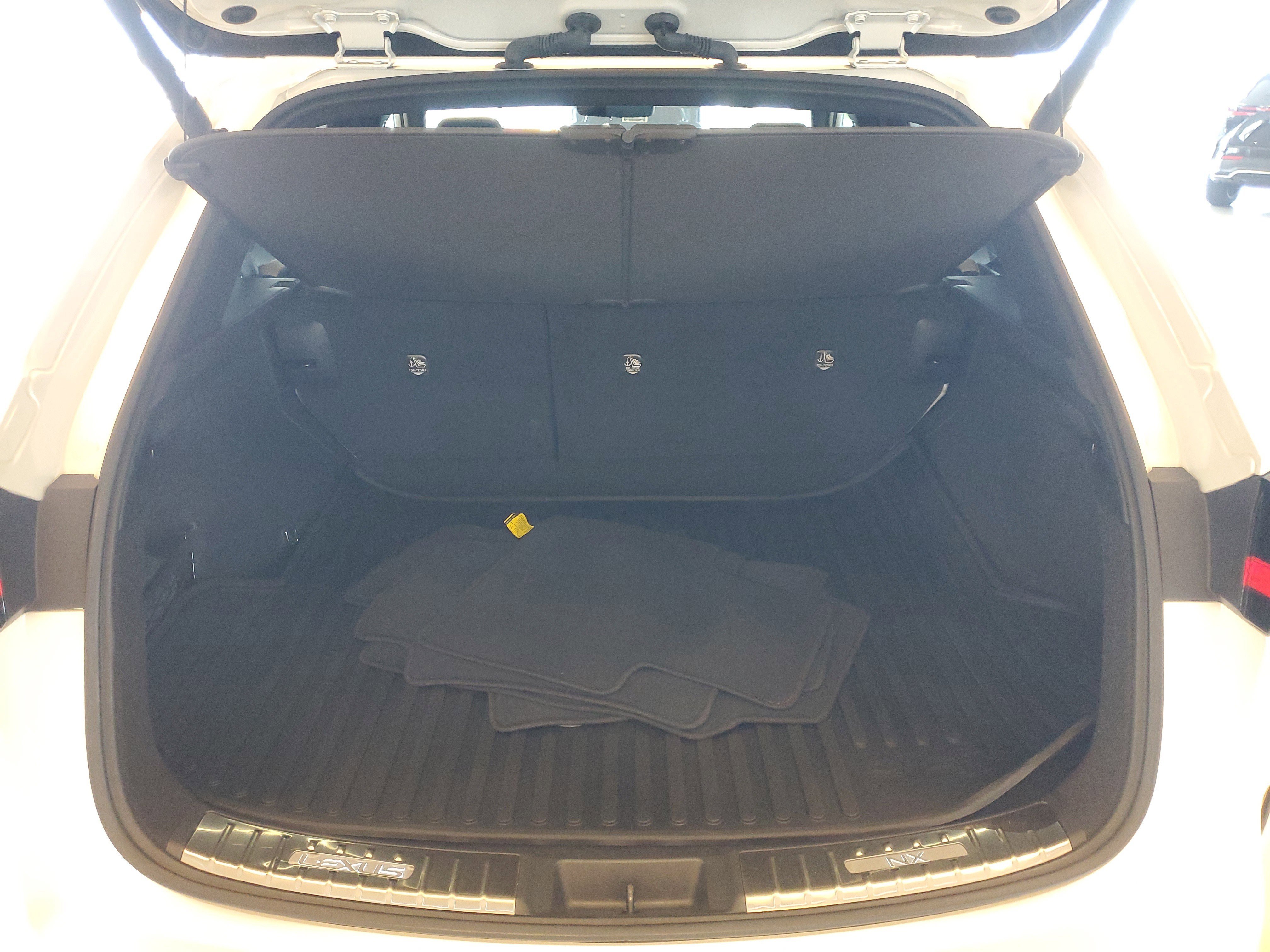 Used 2023 Lexus NX 350h NX 350h Premium image 12