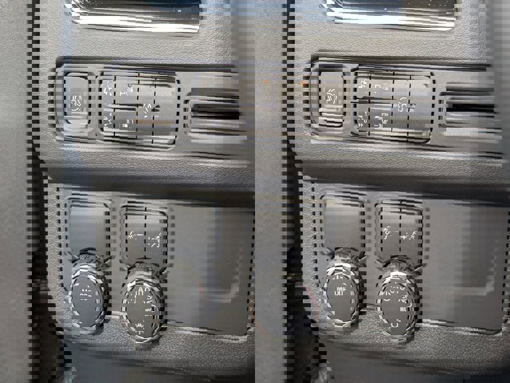 Used 2023 Chevrolet Tahoe LT w/ Luxury Package RWD image 31