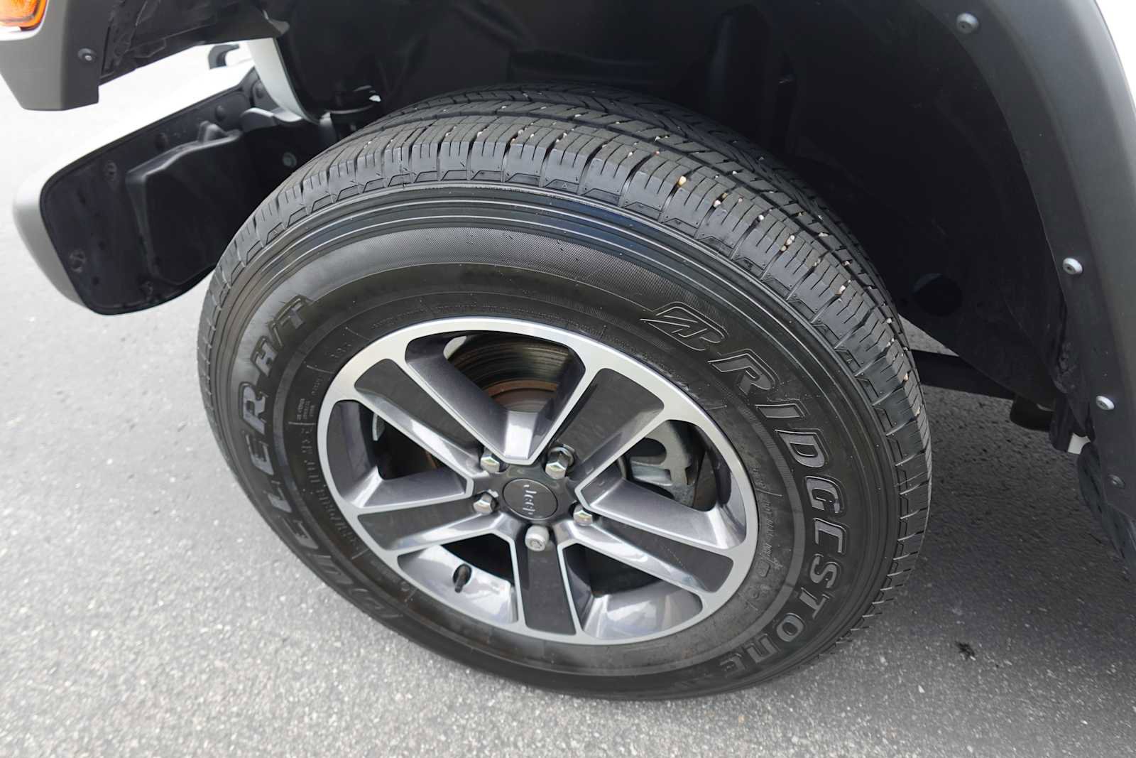 Used 2023 Jeep Wrangler Sahara w/ LED Lighting Group AWD/4WD image 35