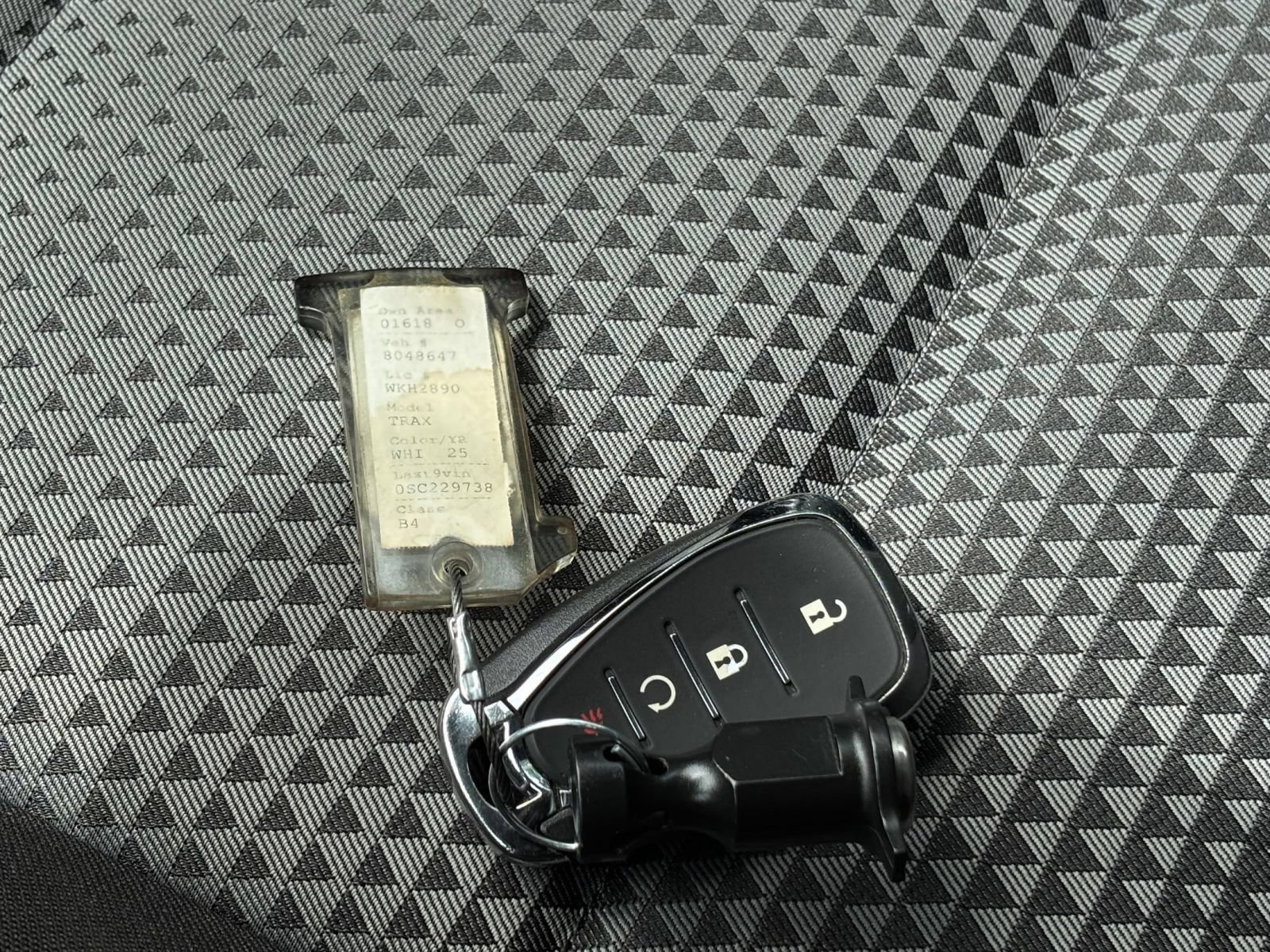 Used 2025 Chevrolet Trax LT FWD image 25