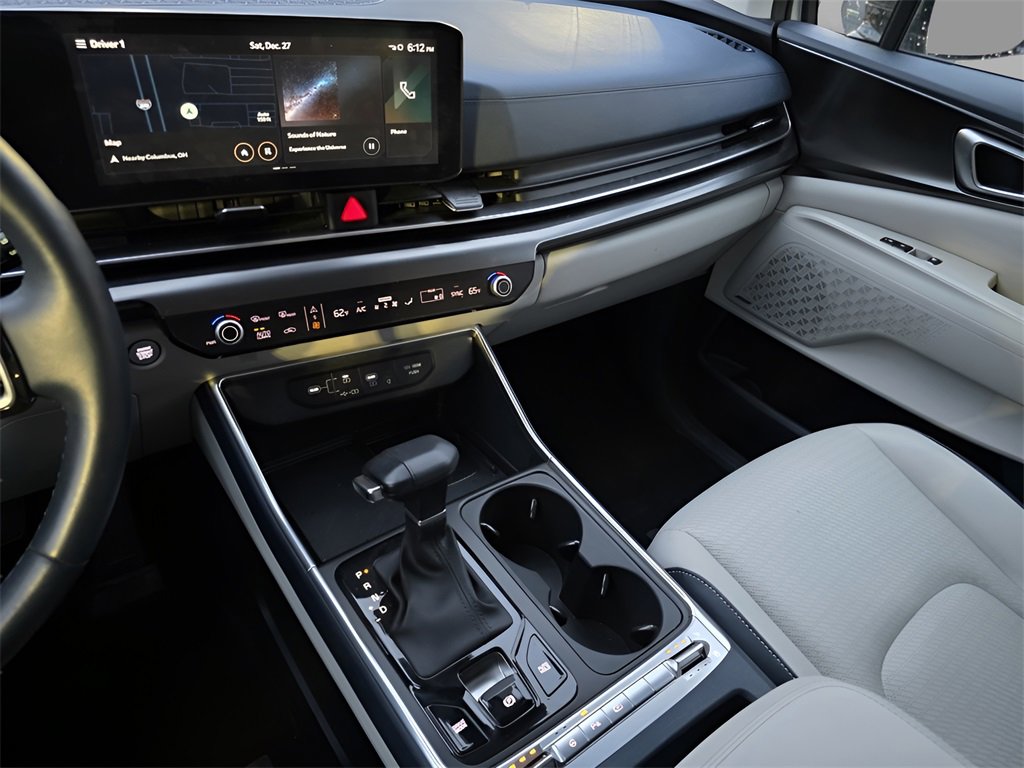 Used 2025 Kia Carnival SX Prestige image 31