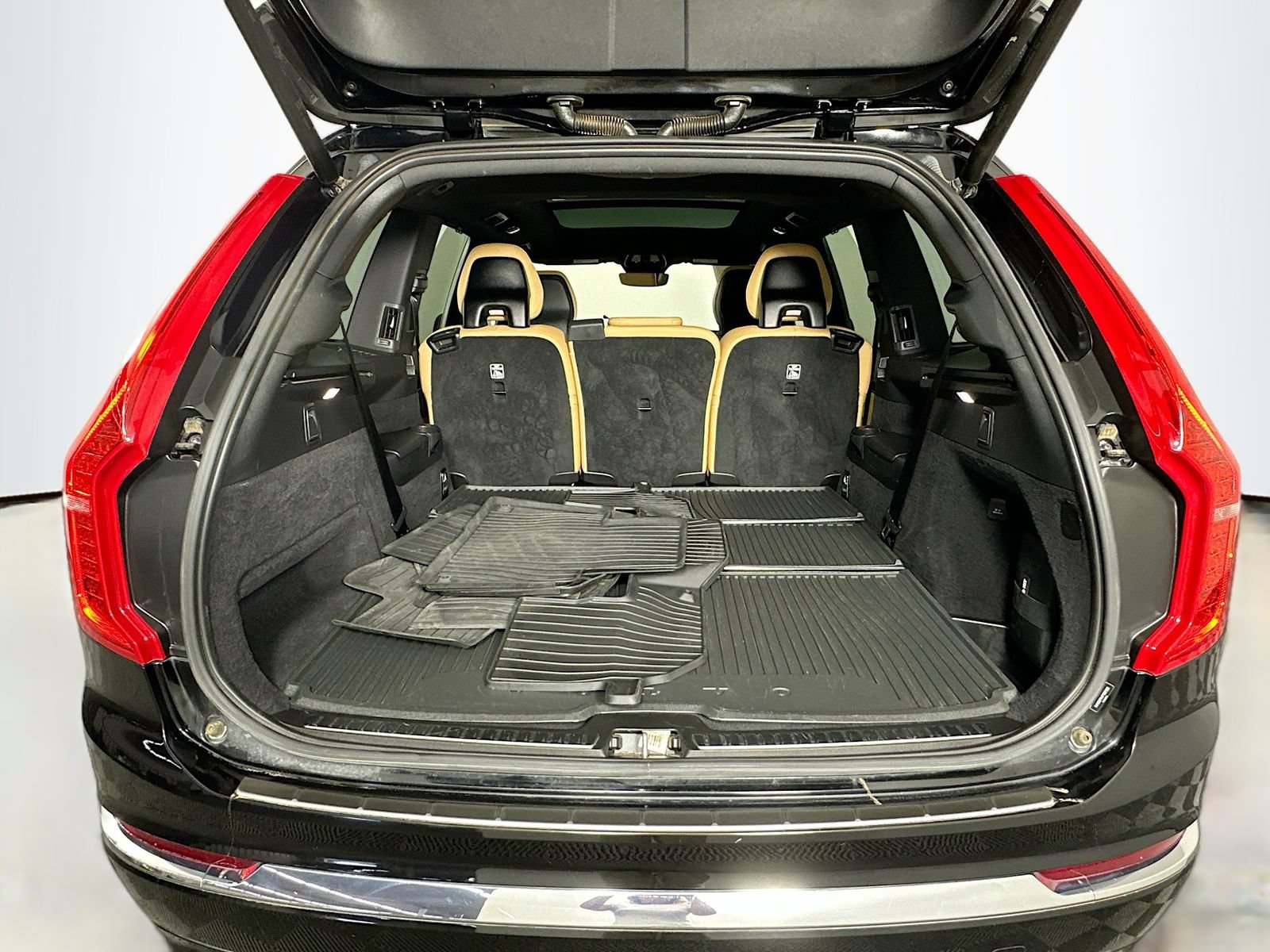Used 2023 Volvo XC90 B6 Ultimate w/ Protection Package Premier AWD/4WD image 28