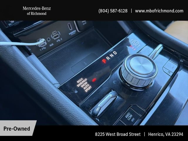 Used 2024 Jeep Grand Cherokee Summit w/ Luxury Tech Group V image 13