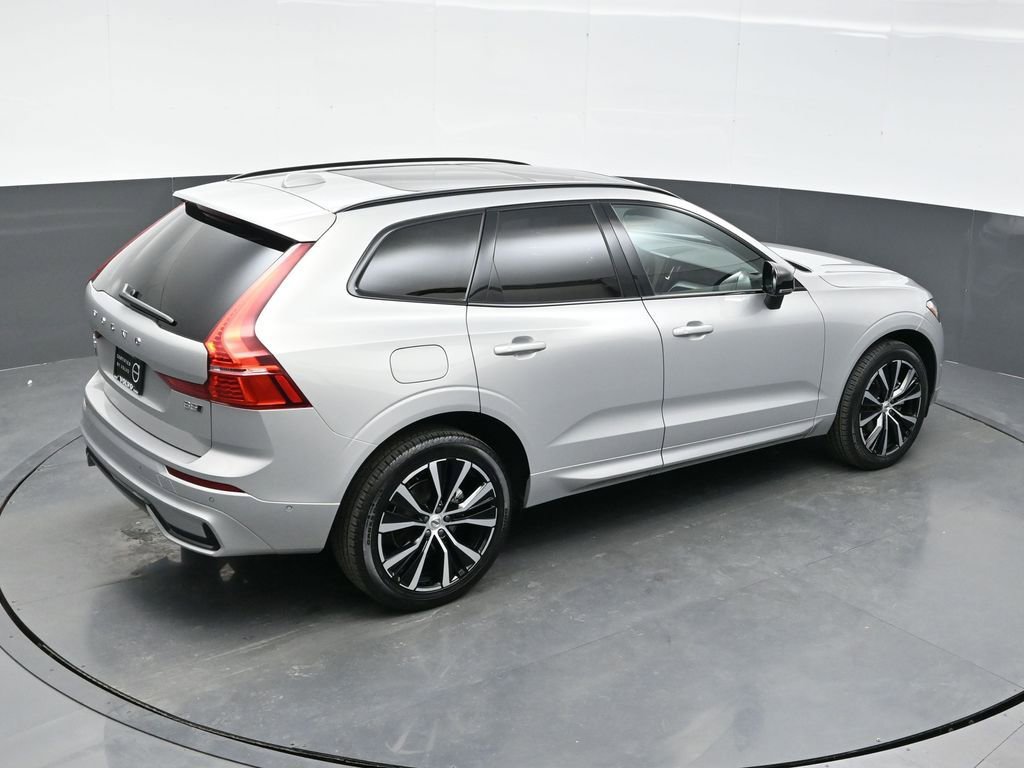 Used 2025 Volvo XC60 B5 Plus AWD/4WD image 36