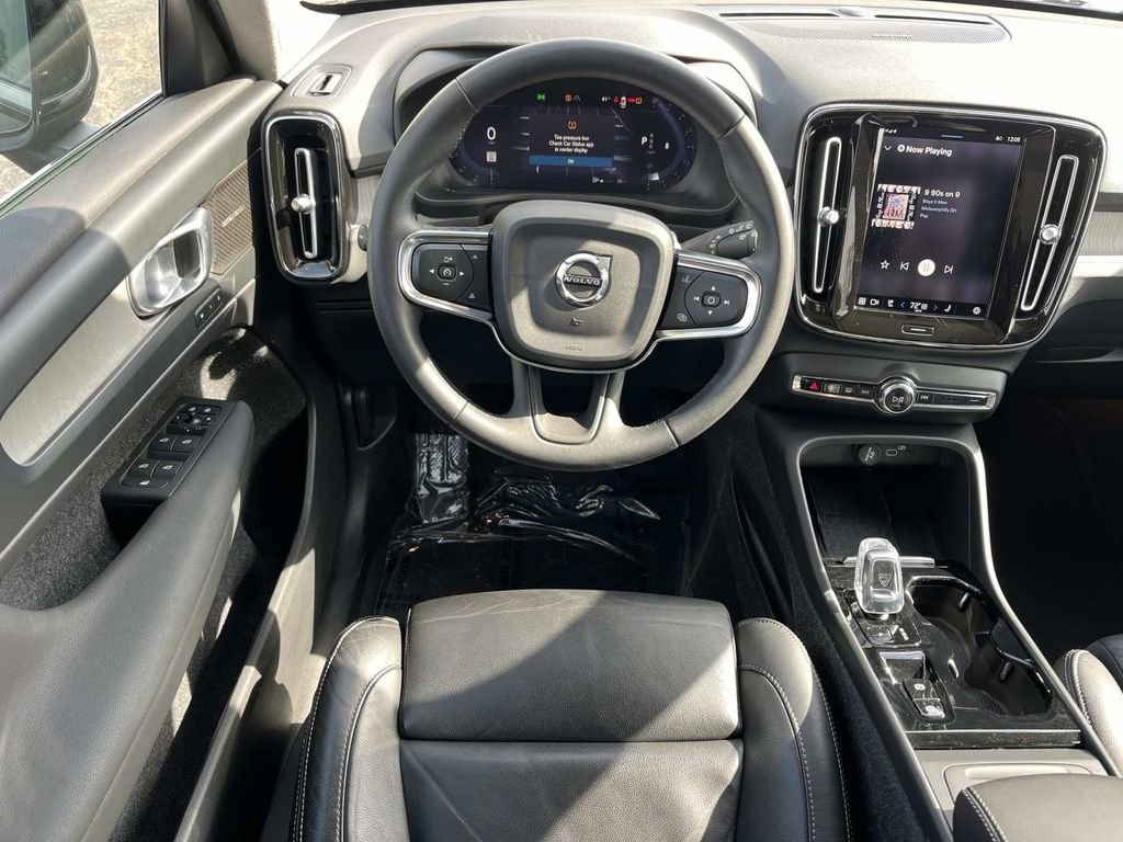 Used 2023 Volvo XC40 B5 Ultimate w/ Climate Package image 14