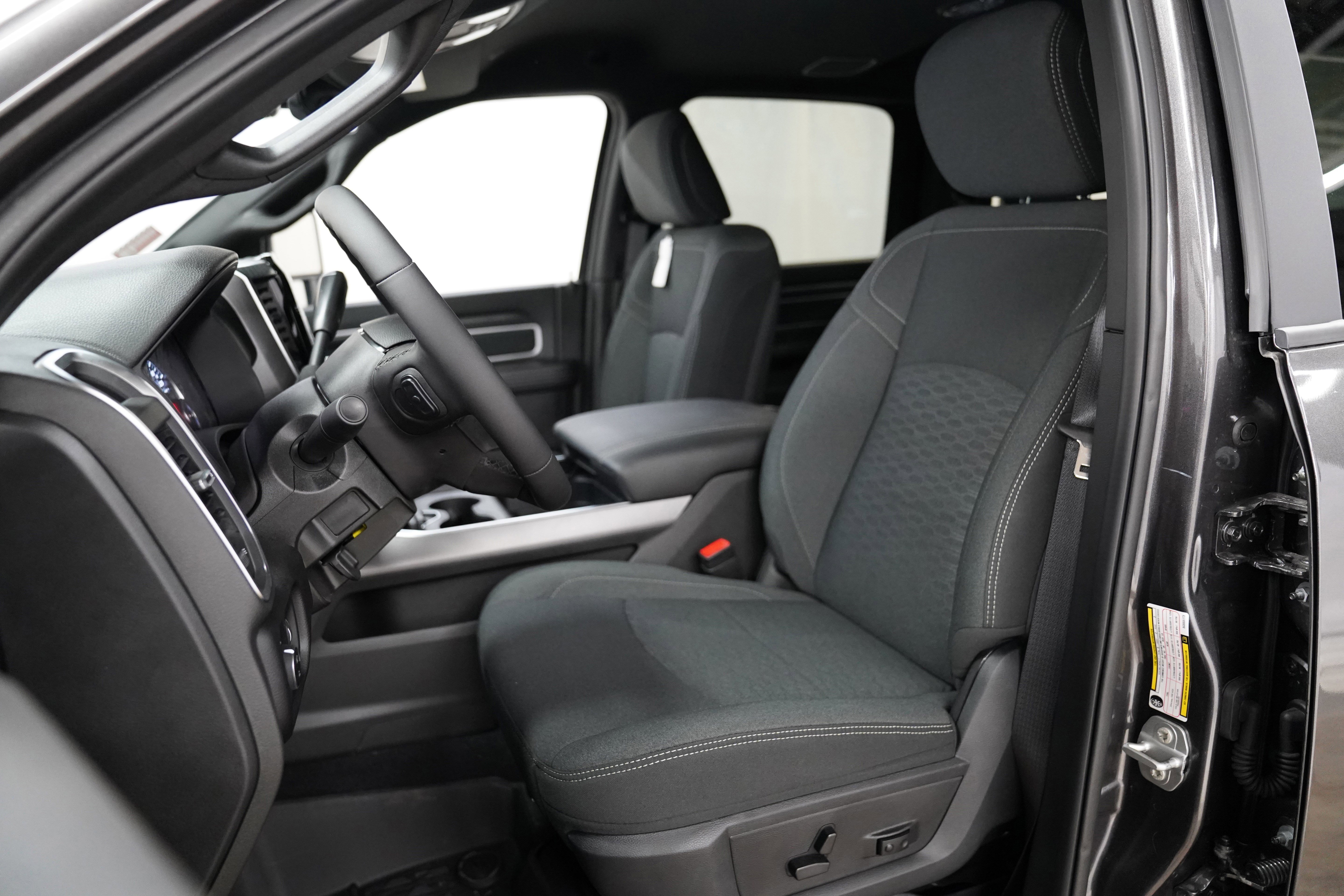 New 2025 RAM 3500 Big Horn image 4