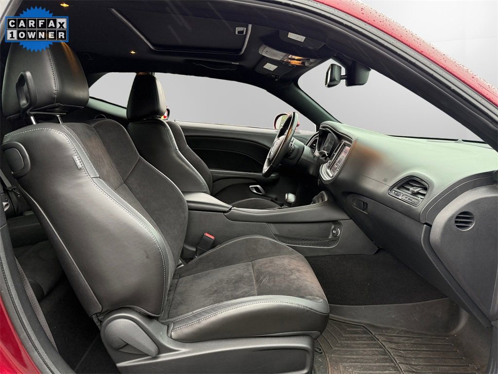 Used 2022 Dodge Challenger R/T w/ Plus Package image 15