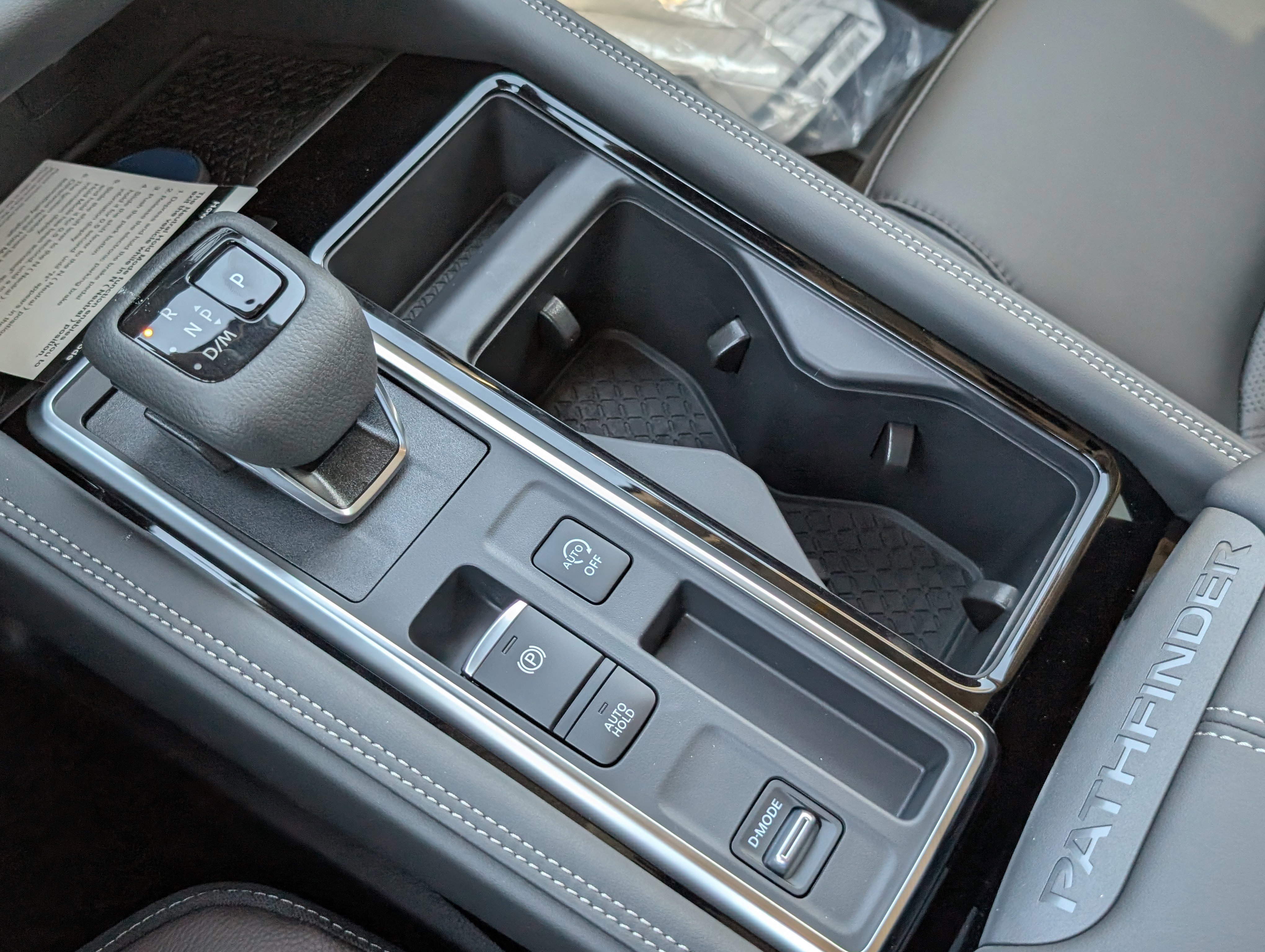 New 2026 Nissan Pathfinder Platinum image 17