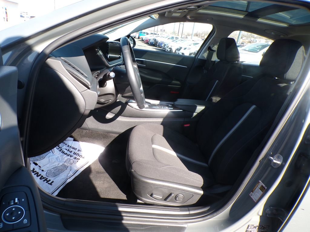 Certified 2023 Hyundai Sonata SEL w/ Convenience Package FWD image 14