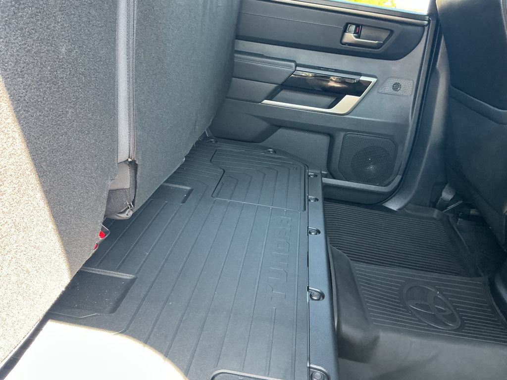 Used 2025 Toyota Tundra Limited AWD/4WD image 25
