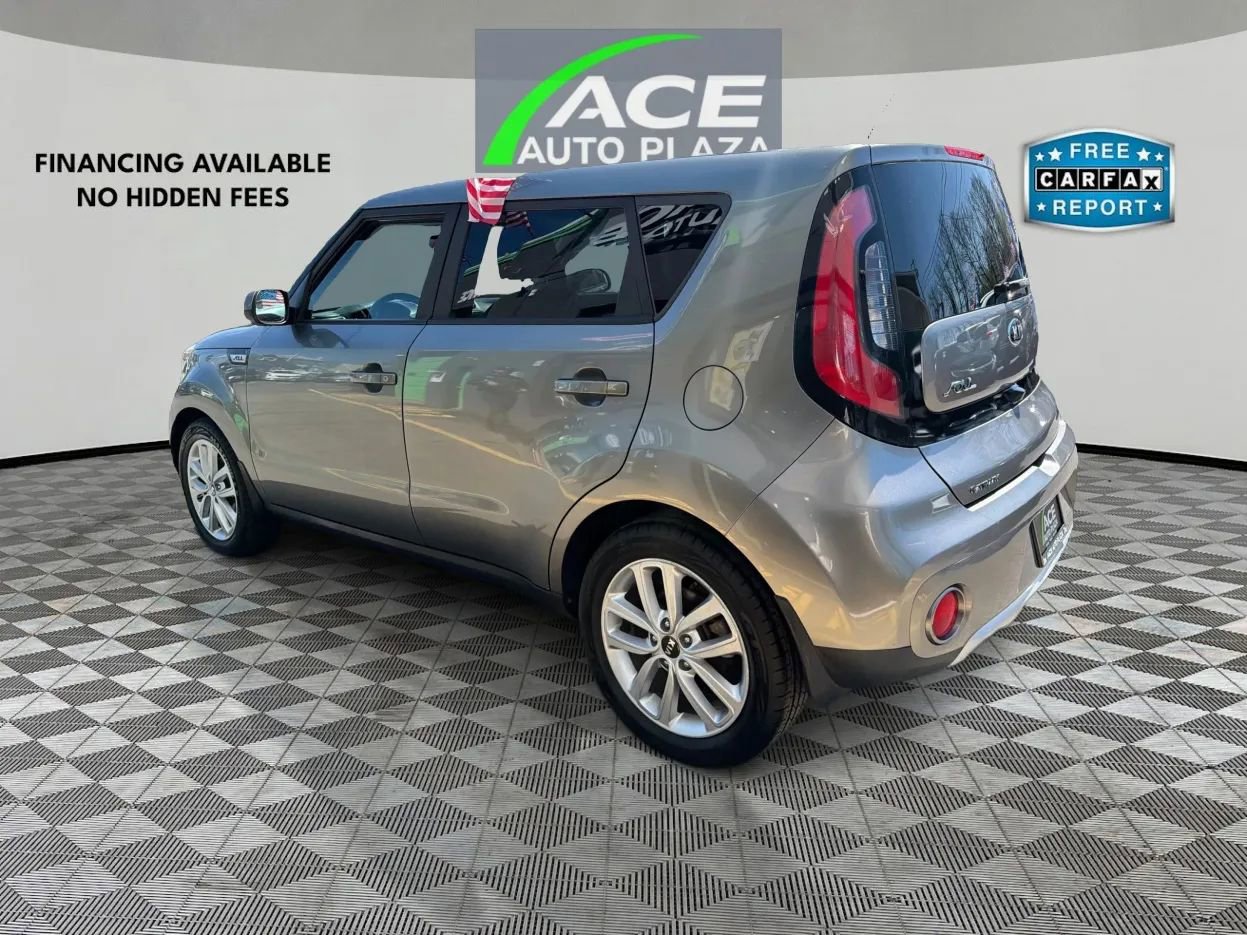 Used 2018 Kia Soul + image 7