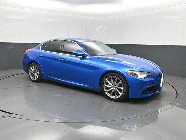 Used 2020 Alfa Romeo Giulia w/ Cold Weather Package RWD image 28