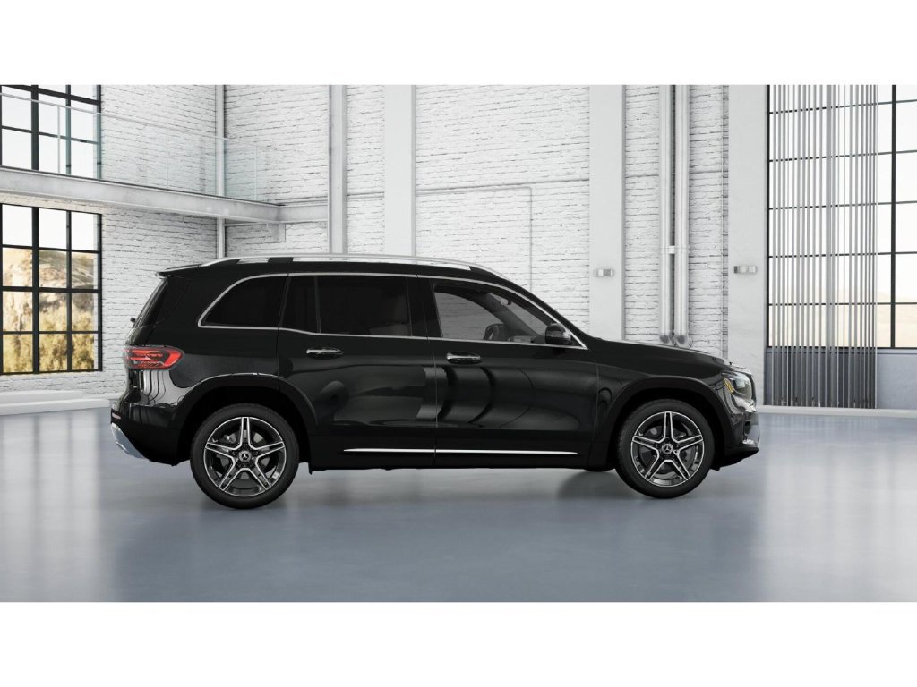 Used 2026 Mercedes-Benz GLB 250 4MATIC image 17