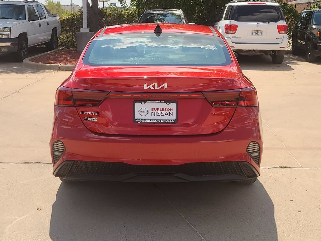 Used 2024 Kia Forte LXS FWD image 3