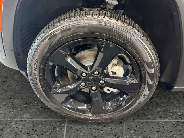 Used 2024 Jeep Grand Cherokee Limited w/ Luxury Tech Group II image 11